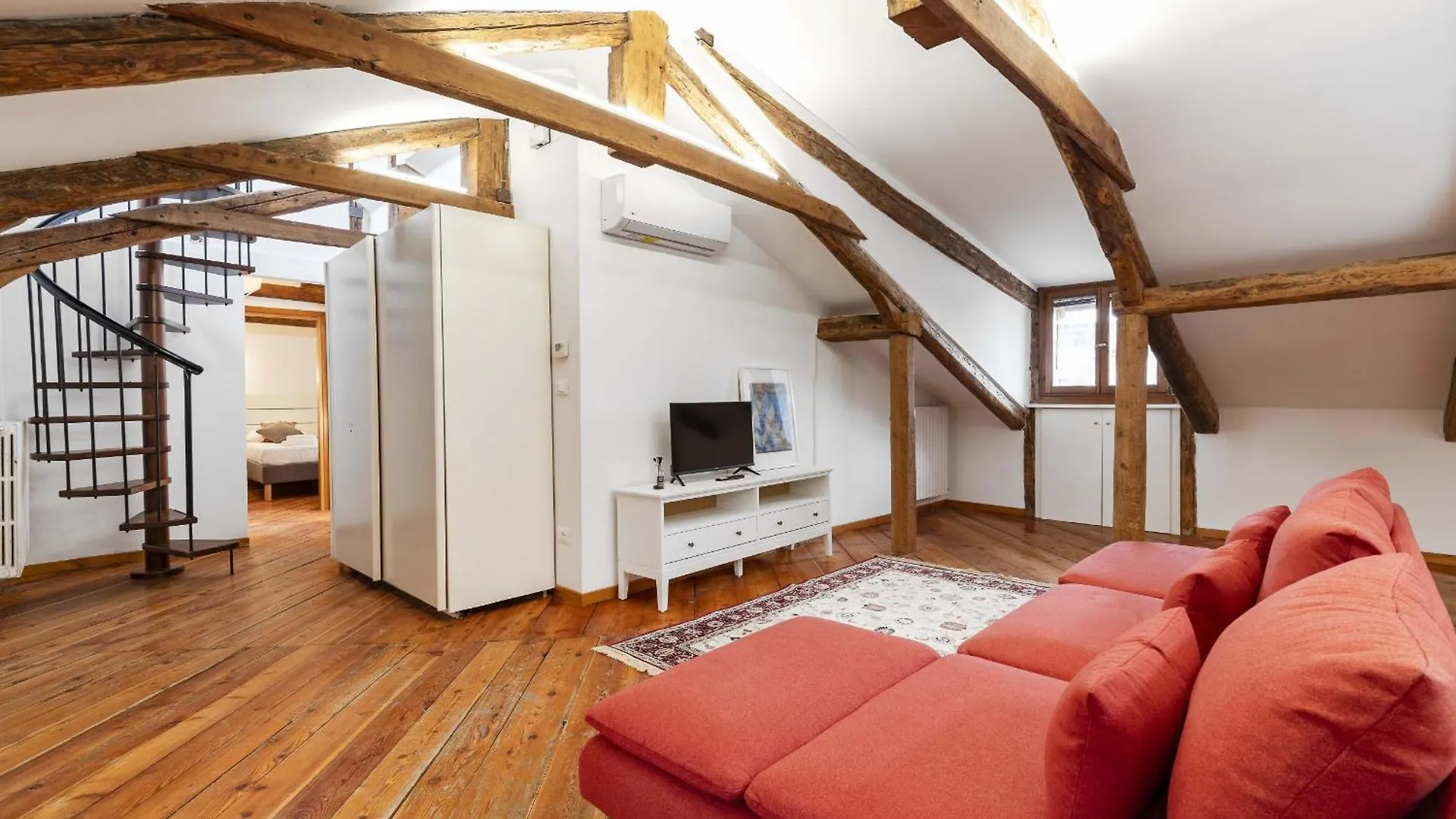 Accademia Sunshine With Terrace Apartment Venice Italy